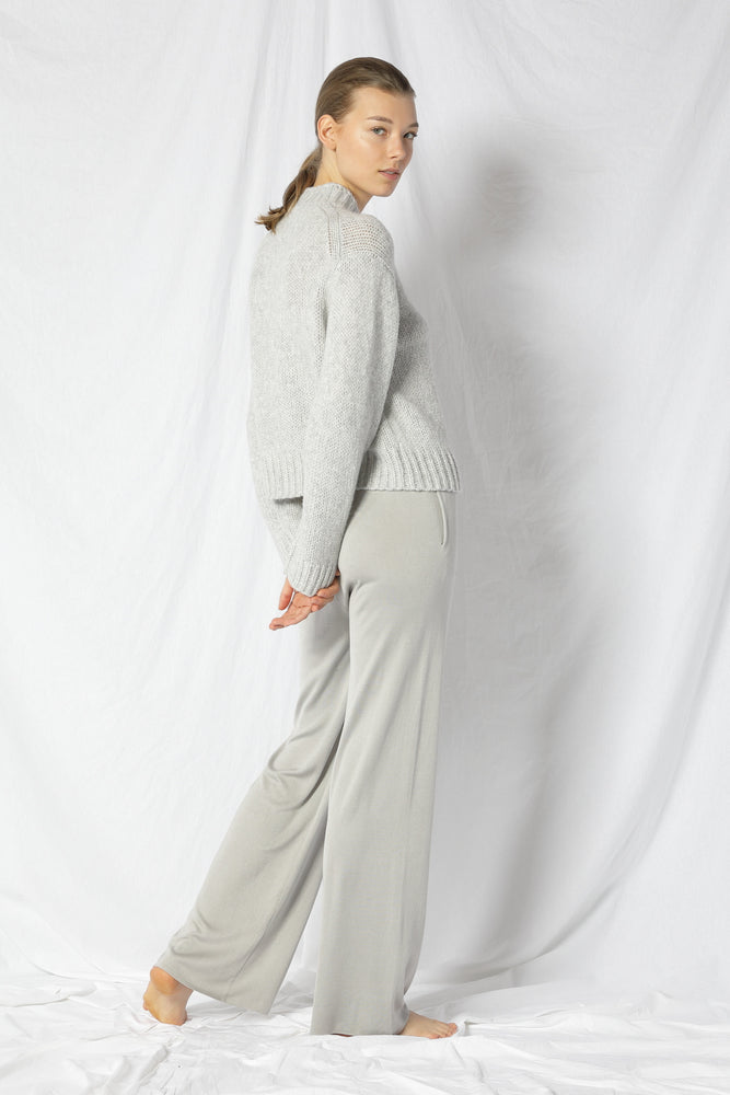 blurry chunky jumper