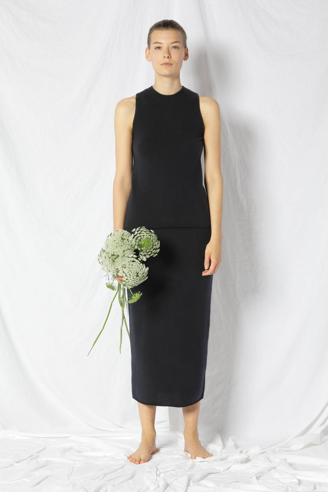 pure fitted pencil skirt