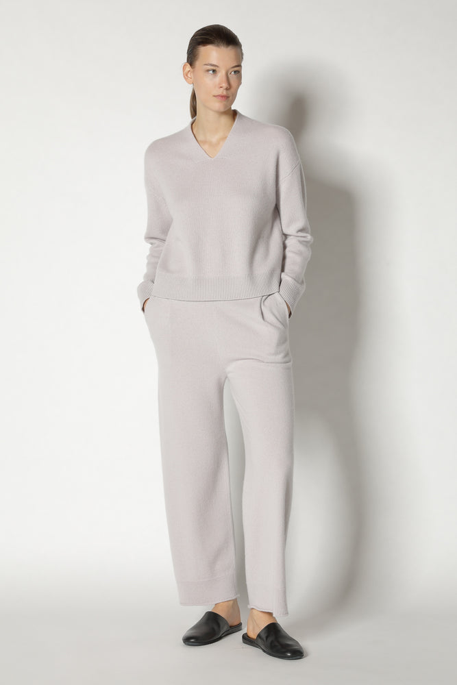 pure cropped V jumper