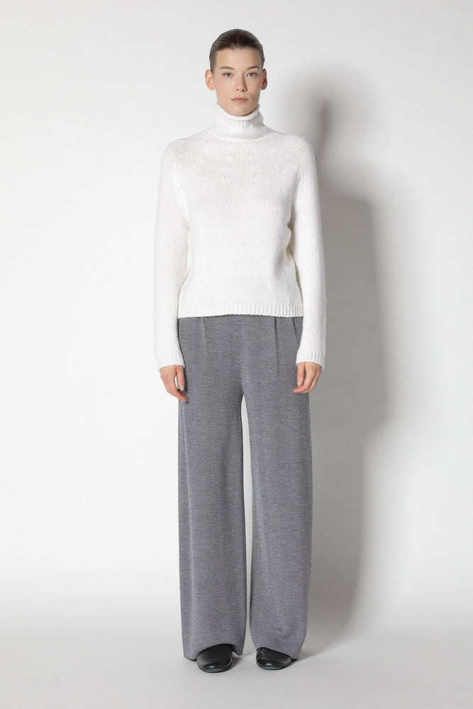 seamless turtleneck jumper