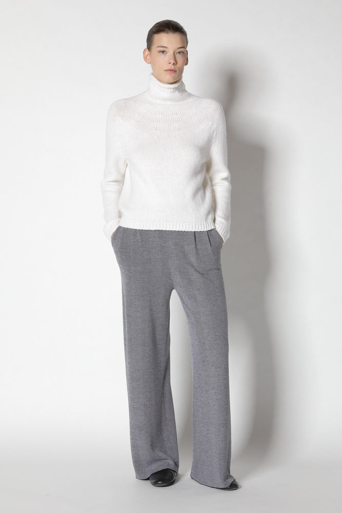 seamless turtleneck jumper