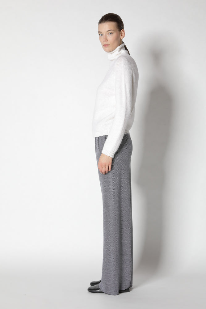 seamless turtleneck jumper