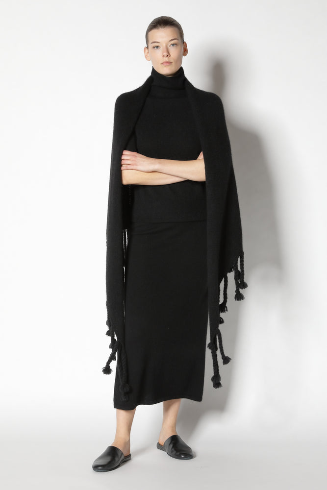 fluffy triangle & handtwisted tussels