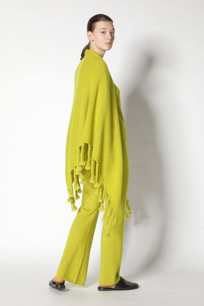 fluffy triangle & handtwisted tussels