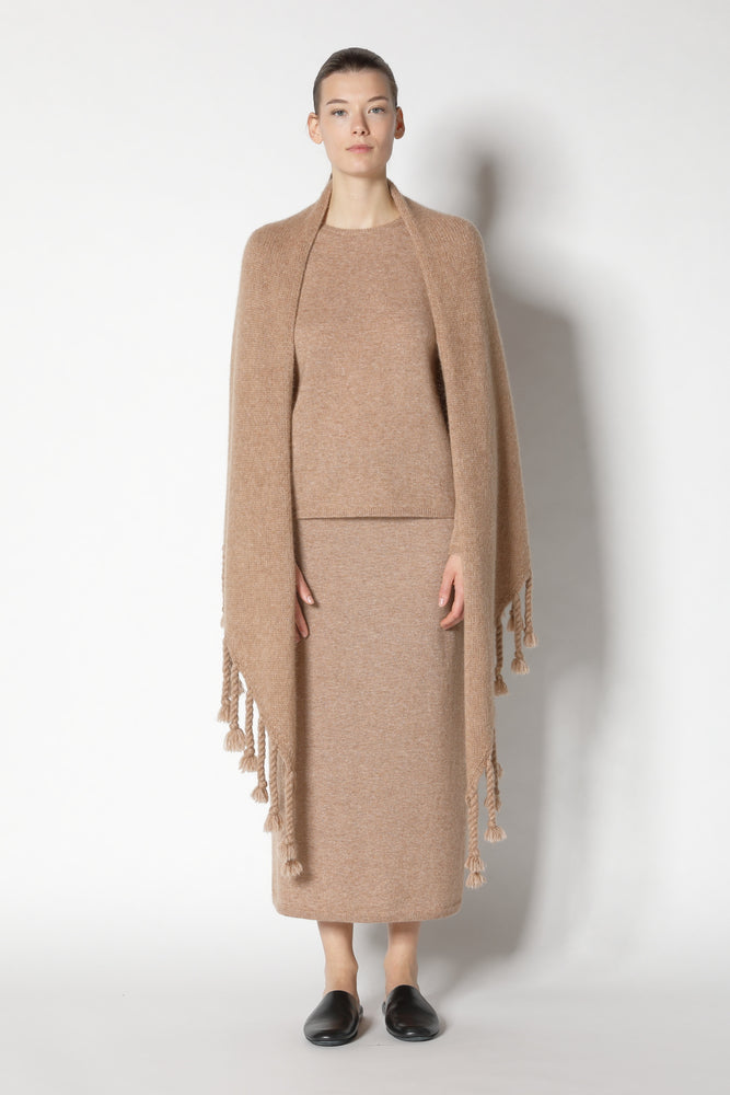 fluffy triangle & handtwisted tussels