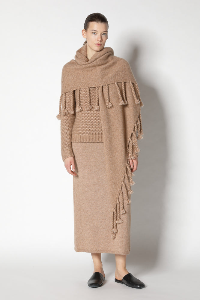 fluffy triangle & handtwisted tussels