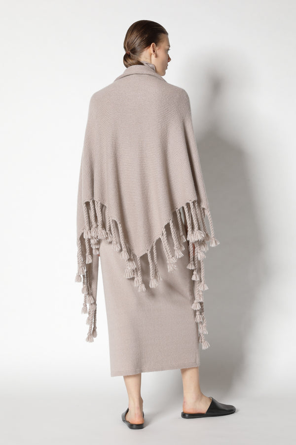 fluffy triangle & handtwisted tussels