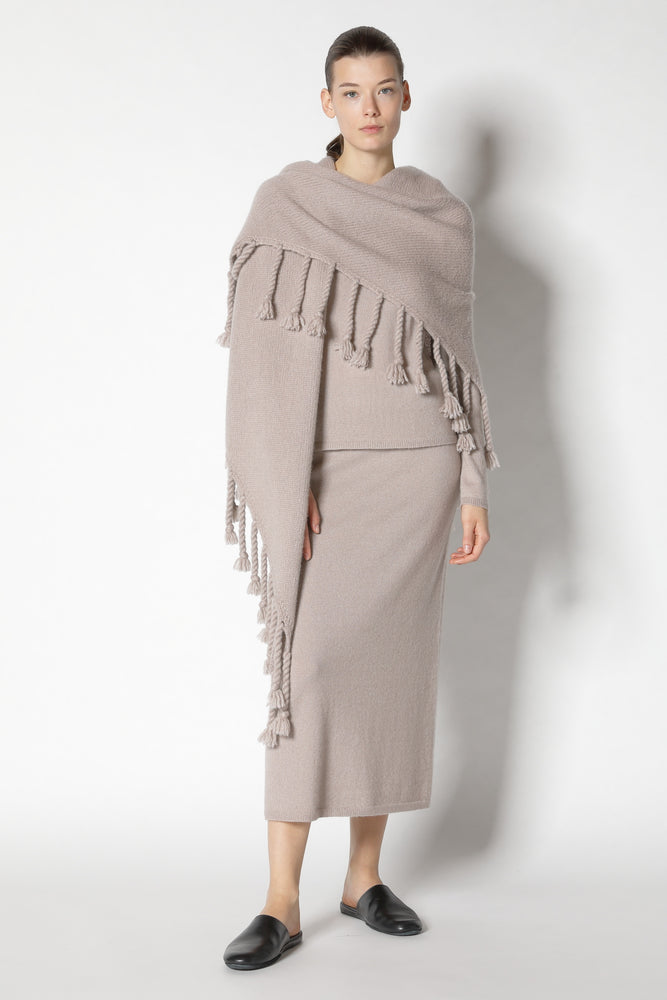 fluffy triangle & handtwisted tussels