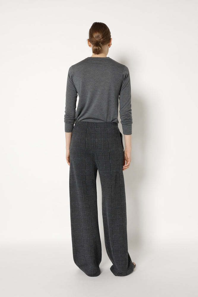 extrafine fitted crew jumper