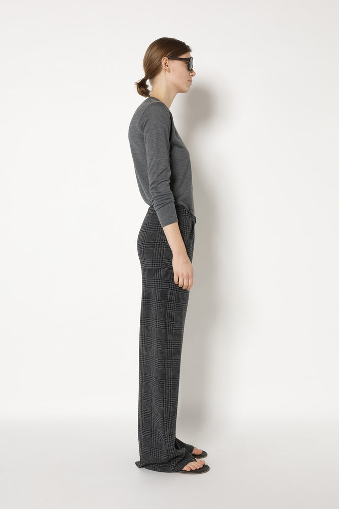 extrafine fitted crew jumper